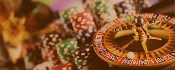 Ilustrasi bermain sportsbook dan live casino di jitu128 melalui perangkat mobile